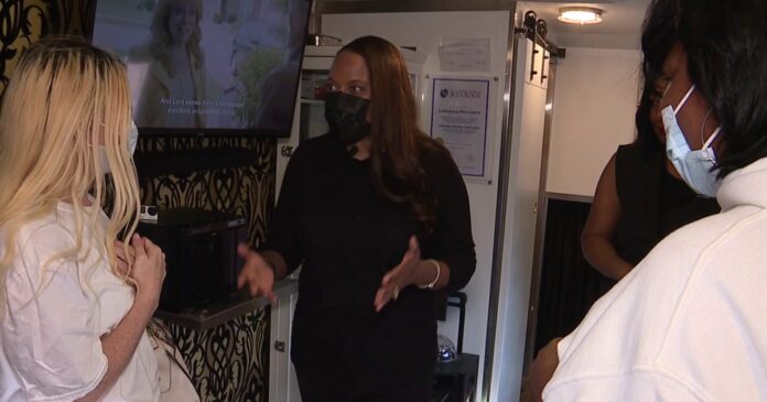 woman-helping-others-who-‘age-out’-of-the-system