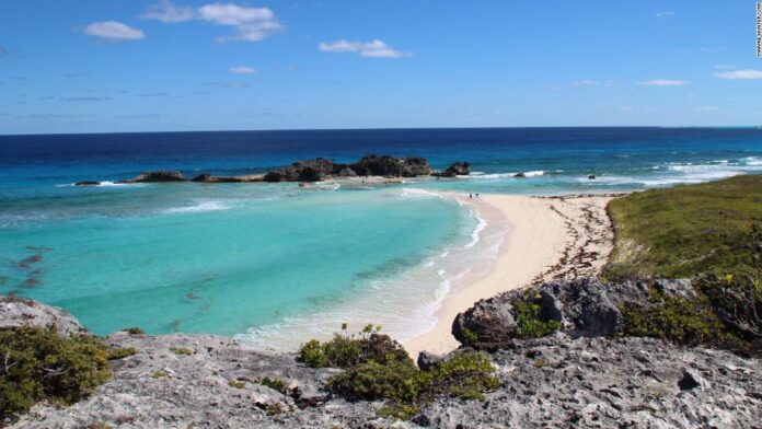 where-to-go-for-the-holidays:-experts-weigh-in-on-destinations-and-risks