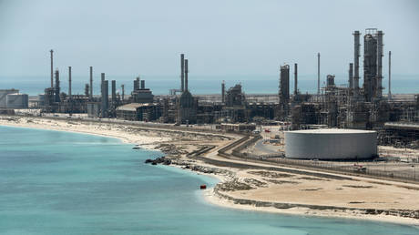 oil-markets-get-another-bullish-jolt-as-saudi-arabia-cranks-up-crude-prices-for-global-exports