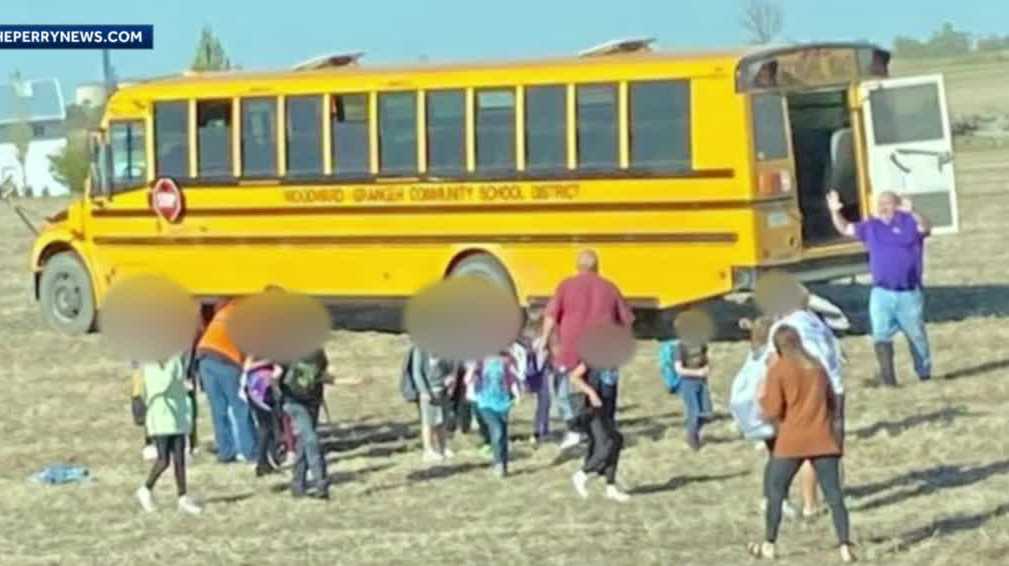 fire-chief-pulled-over-bus-during-heart-attack