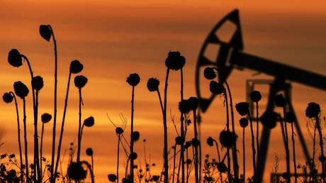 russia-set-to-reach-record-high-pre-covid-oil-output-levels