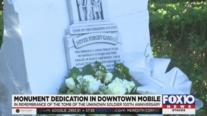 daughters-of-revolution-dedicates-monument