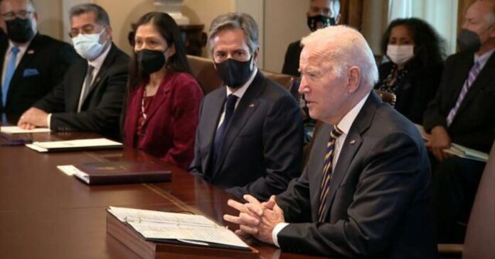 record-numbers-of-americans-quitting-their-jobs