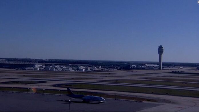 an-accidental-weapon-discharge-at-atlanta-airport-caused-panic-and-halted-flights