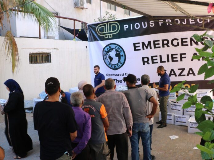 son-of-refugees-founds-wear-the-peace-to-promote-awareness-of-humanitarian-crises