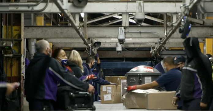 fedex-poised-to-ship-100-million-more-packages-this-holiday-season
