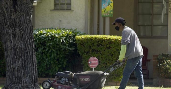 california-to-ticket-high-pollution-trucks,-lawn-mowers
