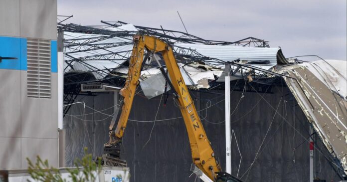 did-deadly-tornado-upend-amazon’s-plan-to-revive-cellphone-ban?