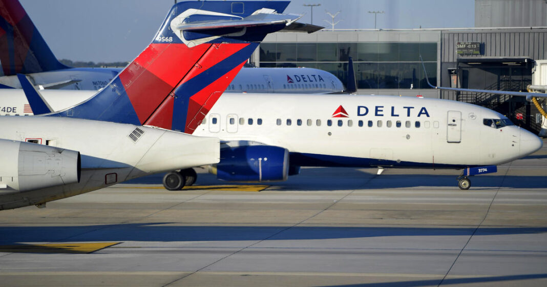 hundreds-of-us.-flights-canceled-due-to-omicron-virus-spread