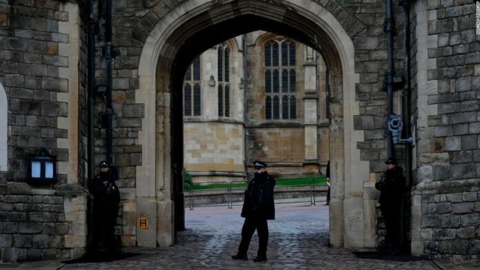 windsor-castle-intruder-with-crossbow-detained-under-mental-health-act,-police-say