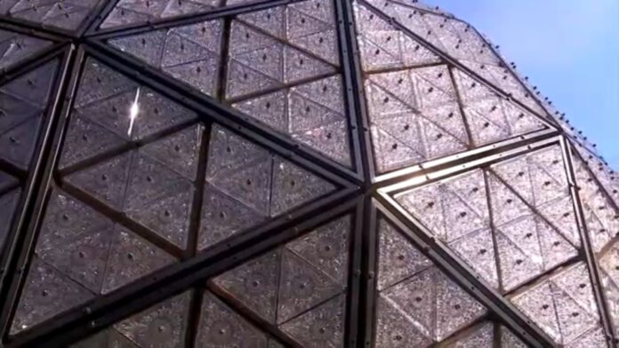 192-waterford-crystal-triangles-on-nye-ball