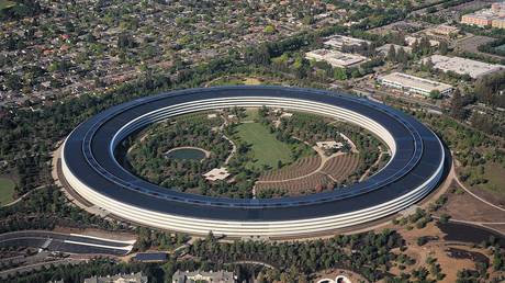 apple-may-splash-cash-to-contain-brain-drain