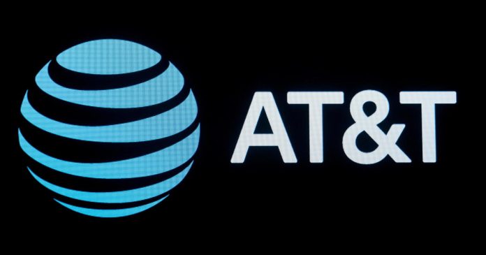 “white-guy”-case-against-at&t-can-move-forward,-judge-says