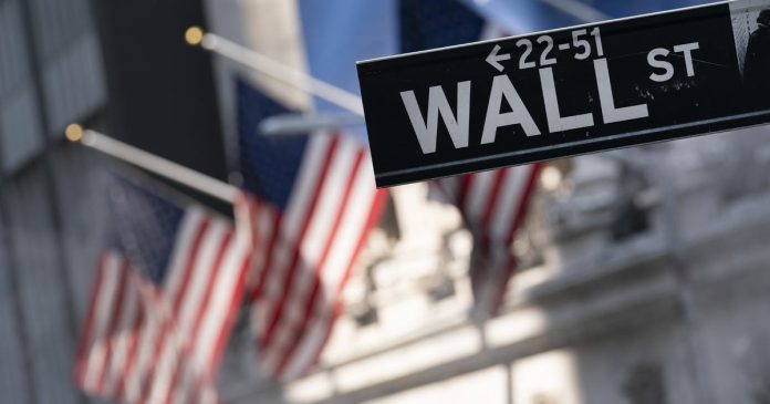 dow-tumbles-below-30,000-points-for-first-time-in-17-months