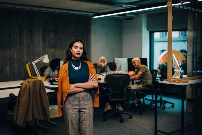 the-pool-or-open-water:-a-look-at-corporate-life-and-entrepreneurship