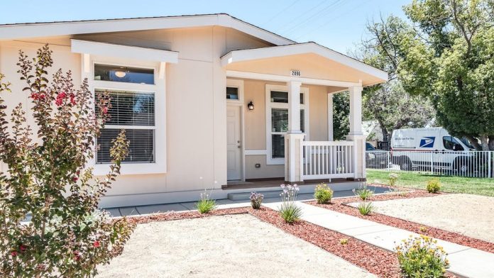 as-housing-costs-soar,-a-revolution-in-affordable-homes