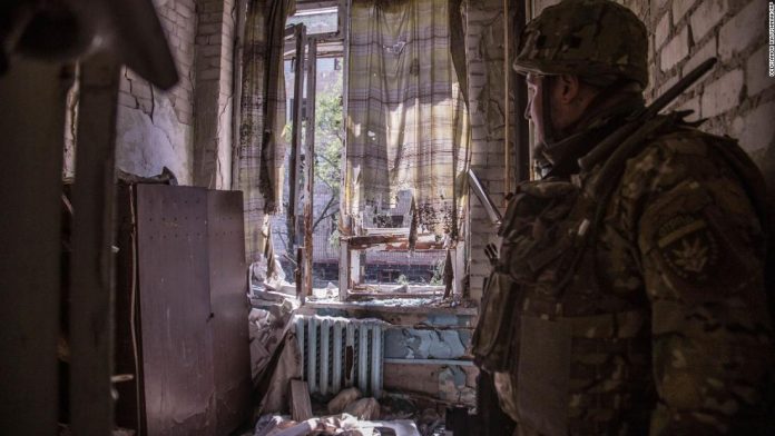 ‘unsanitary-conditions-are-growing’-in-severodonetsk,-ukrainian-official-says