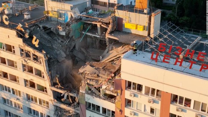 10-‘powerful-explosions’-hit-ukraine’s-mykolaiv
