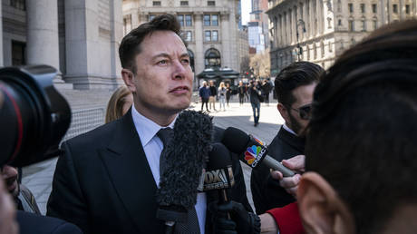 us-went-‘overboard’-in-weaponizing-dollar-–-musk