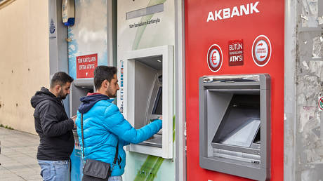 turkish-banks-closing-russian-accounts-–-vedomosti