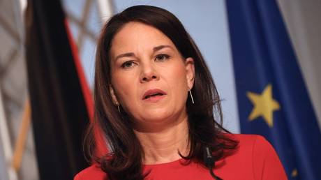german-foreign-minister-calls-for-iphone-update-tax german-foreign-minister-calls-for-iphone-update-tax
